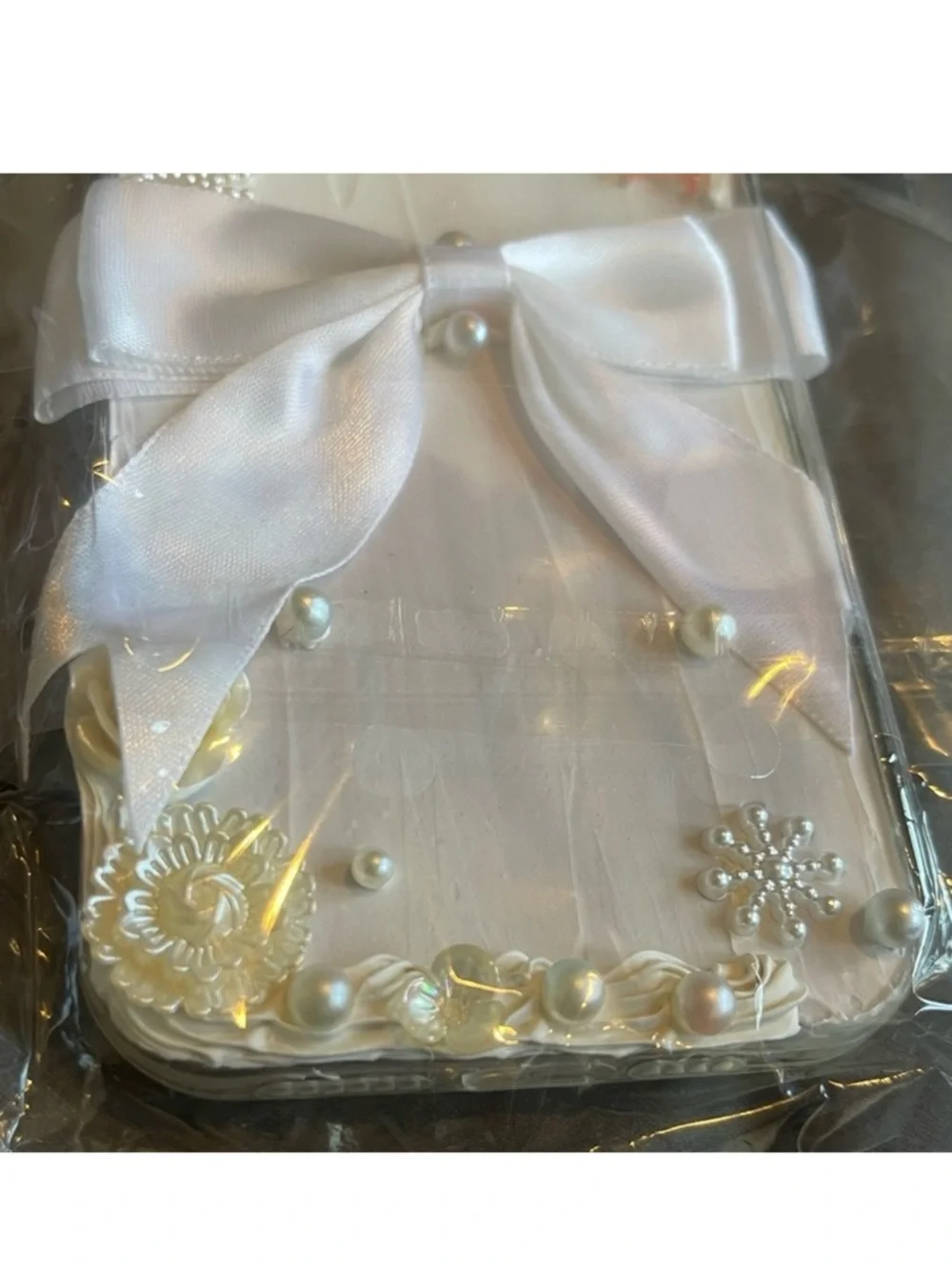 Large White Ribbon Bow Baroque Style Decorative iPhone Case